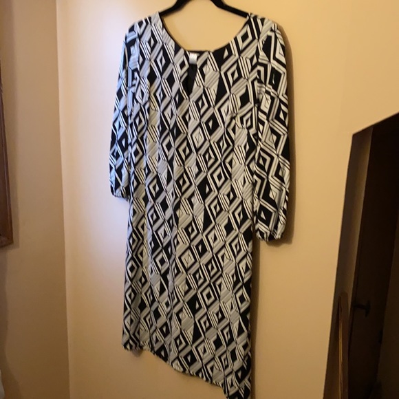 Kenar Dress Women size 6. Black and White design. Zipper back 3/4 sleeves - Picture 5 of 12